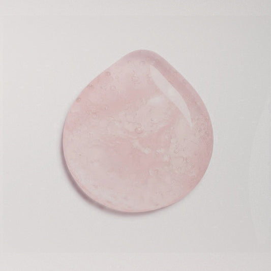 Texture rose translucide du Lip Gloss Corrector N°5, gloss repulpant pour lèvres foncées