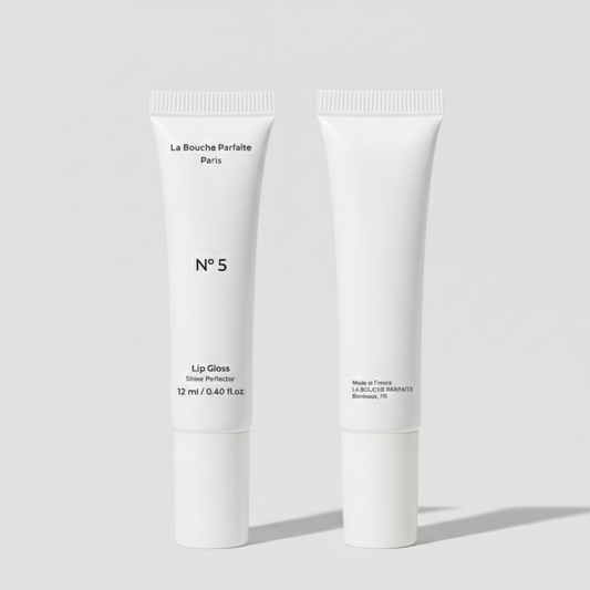 Lip Gloss Corrector N°5 – Plumping gloss for pigmented lips, glass lips and wet lips finish, candy lips effect for all skin tones – La Bouche Parfaite Paris | Gloss Correcteur Lèvres N°5 – Gloss repulpant pour lèvres pigmentées, effet glass lips et lèvres mouillées brillantes, lèvres rose bonbon tous phototypes