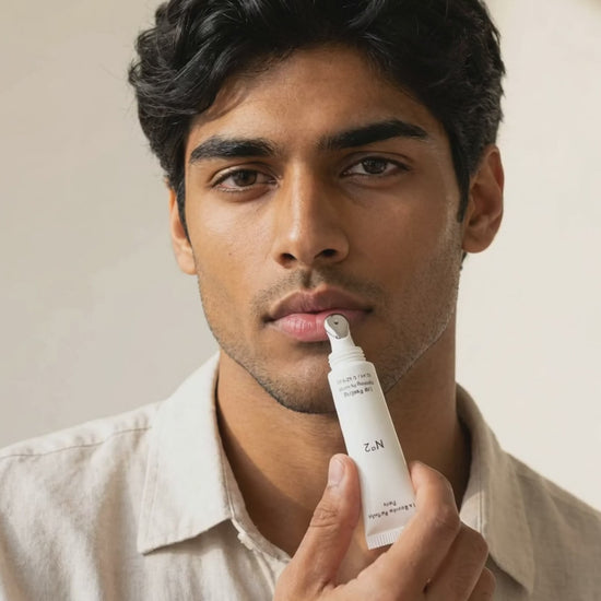 Application of La Bouche Parfaite N°2 Lip Peeling Corrector with its cooling metal applicator on a man's lower lip