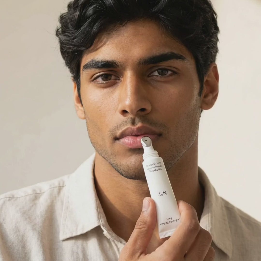 Application of La Bouche Parfaite N°2 Lip Peeling Corrector with its cooling metal applicator on a man's lower lip